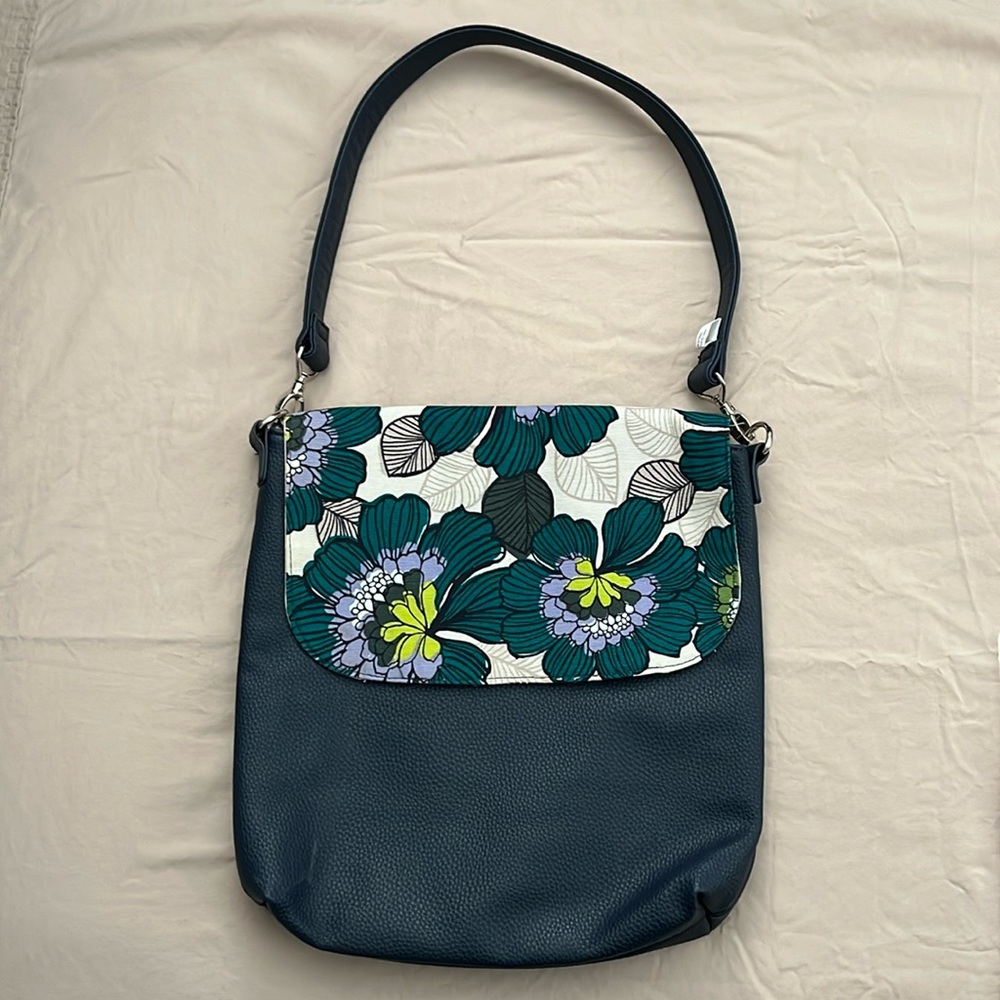 Thirty-One Purse with Changeable Flaps